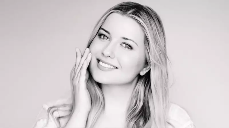 Fondötenleri Bir Kenara Bıraktıracak Gençlik Sırrı! Kırışıklıklar ve Çizgiler Saniyeler İçinde Yok Oluyor