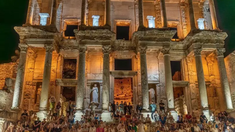 Gece Müzeciliği Ziyaretçi Akınına Uğradı: Bakan Ersoy'dan Flaş 2 Kasım Açıklaması!