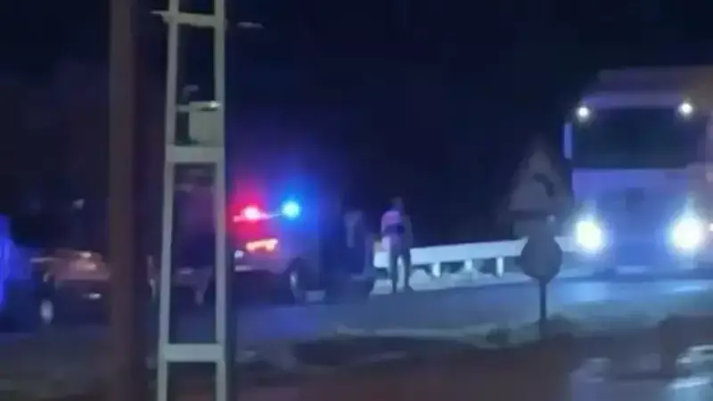 Hatay'da Genç Yaşamını Yitirdi: Otomobil Bariyere Çarptı, 19 Yaşındaki Sürücü Hayatını Kaybetti