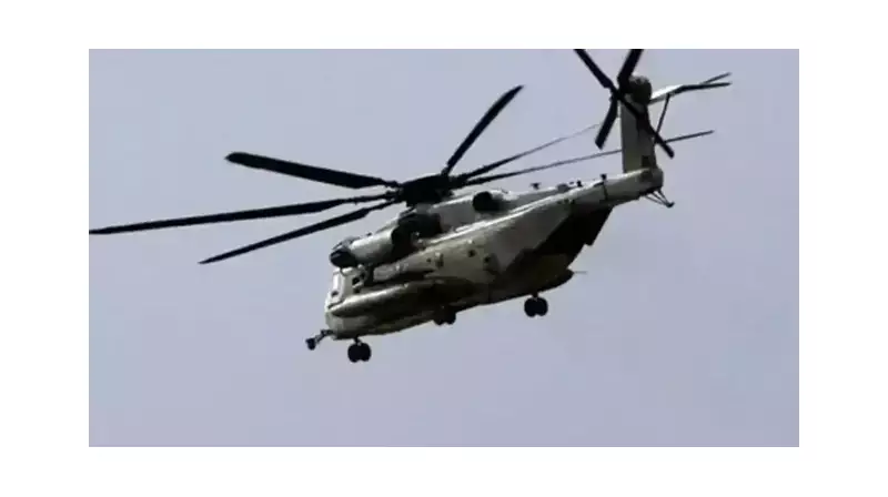 Japonya'da Gizemli İniş: ABD'nin 3 Askeri Helikopteri Acil İndi!