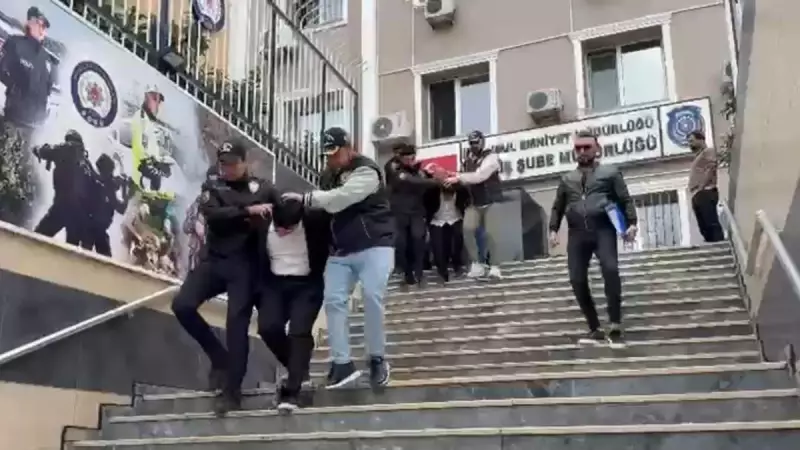 Kars'ta 1 Kilo Altın Soygunu: 'Altın Bozduracağız' Diyerek Kuyumcuyu Darp Ettiler!