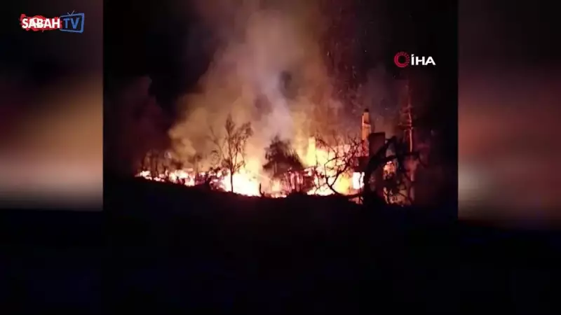 Kastamonu'da Ahşap Ev Alevlere Teslim Oldu! Kulenin Dramatik Dönüşümü Görenleri Şaşkına Çevirdi