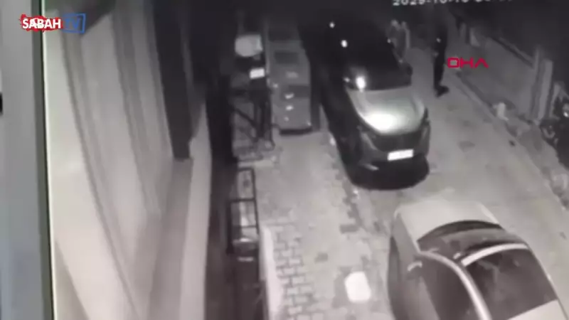 Kağıthane'de Akıl Almaz Vandalizm: Park Halindeki Araçların Aynaları Yumrukla Parçalandı!