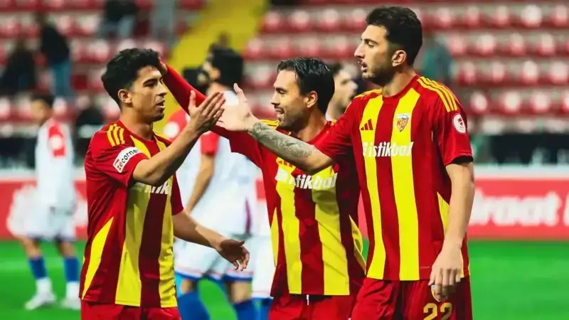 Kayserispor, Sivasspor Karşısında İlk Galibiyet Peşinde! Hücum Hattı Ateş Kesmeye Hazır