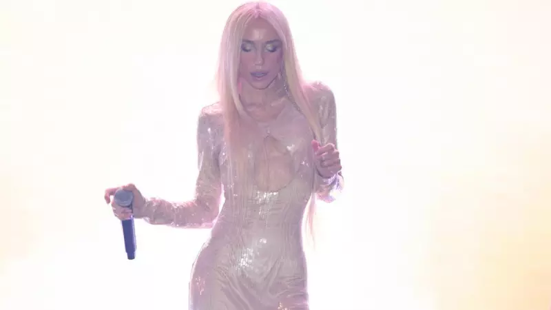 Kıbrıs'ta Unutulmaz Bir Gece: Ünlü Oyuncu Sahneyi İnletti!