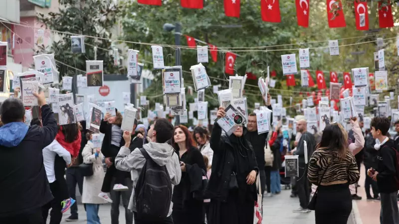 Kocaeli'de Ağaçlar Kitap Açtı! Şehrin Yeşil Dokusuna Edebiyat Dokunuşu