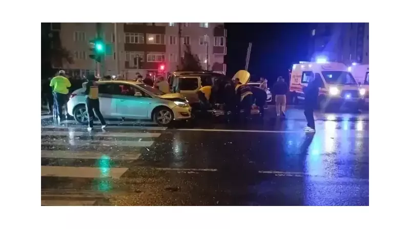 Kocaeli'de Feci Zincirleme Kaza! 7 Yaralı - Anlık Gelişmeler