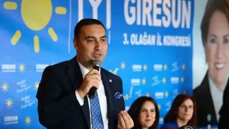 Kongre Öncesi Para İddiası İYİ Parti'de Fırtına Kopardı! Akburak'tan İl Başkanı Coşkun'a Sert Tokat: 'Partililer Jetonla mı Çalışıyor?'