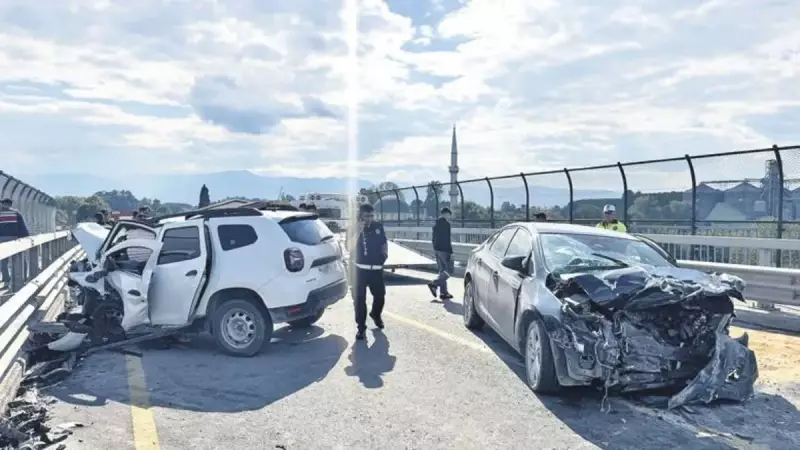 Köprüde Feci Kaza: Jandarma Aracı ile Otomobil Kafa Kafaya Çarpıştı! 2 Asker Şehit