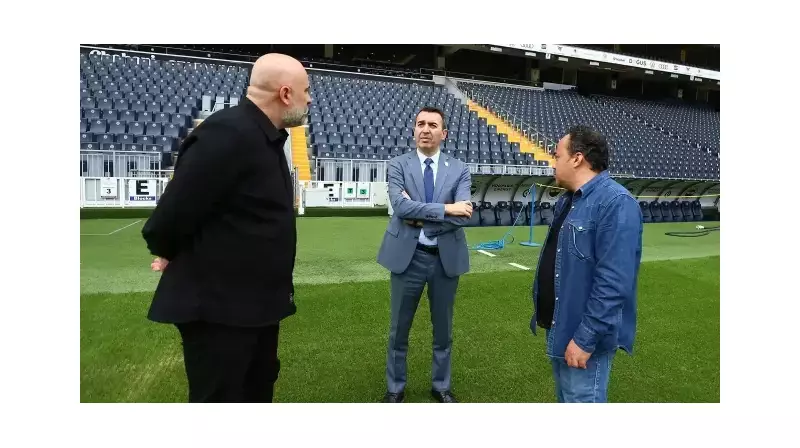 Şükrü Saracoğlu'nda Devrim Gibi Çim Yenilemesi! Fenerbahçe'nin Yuvası Yepyeni Oldu