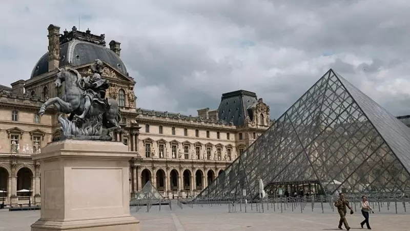 Louvre Müzesi'nde Nefes Kesen Soygun Girişimi: Tarihi Eserler Kıl Payı Kurtuldu!