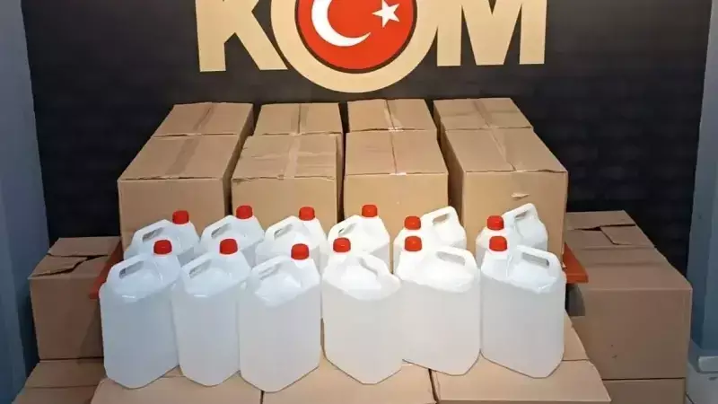 Manisa'da Kaçak Alkole Büyük Darbe! 5 Tutuklama ile Çökertilen Şebeke