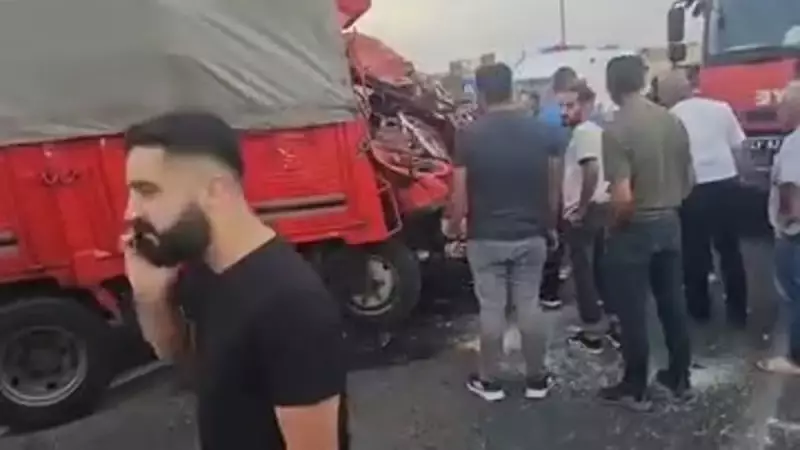 Mardin'de Feci Trafik Kazası: İşçileri Taşıyan Kamyonet ile Kamyon Çarpıştı! Çok Sayıda Yaralı Var