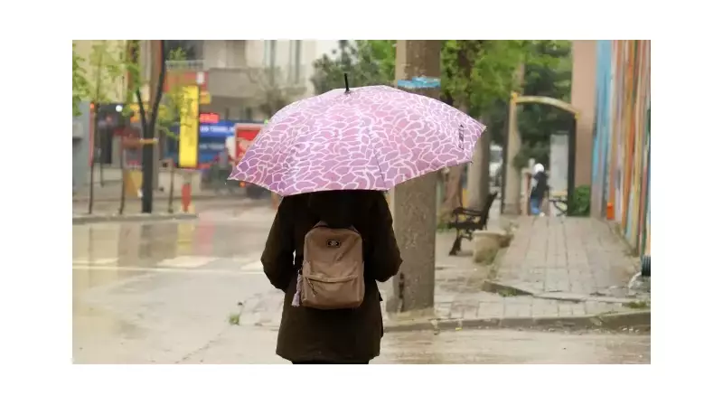 Meteoroloji Alarm Verdi! 9 İlde Gece Yarısından İtibaren Sağanak ve Fırtına Geliyor