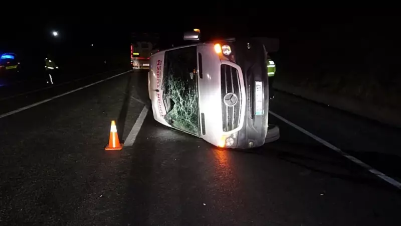 Midibüs Şarampole Uçtu: Teker Patlaması 14 Yaralı! Öğrenciler Korku Dolu Anlar Yaşadı