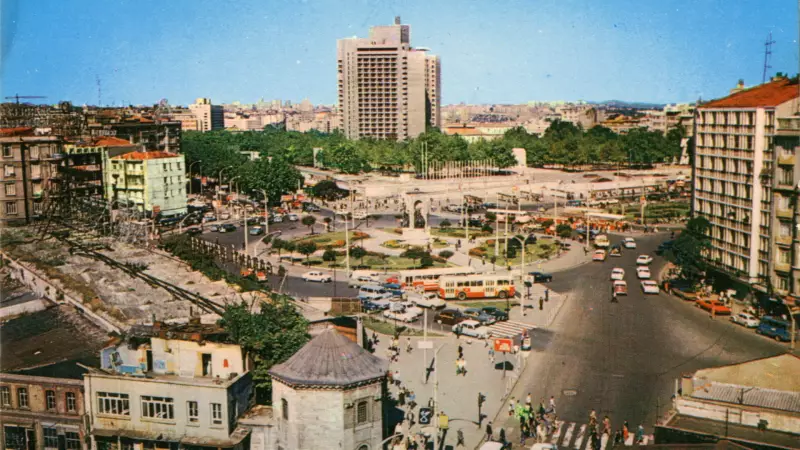 Mimarlar Günü'nde İstanbul'a Farklı Bir Bakış: SLAT'tan Şehir Yürüyüşü