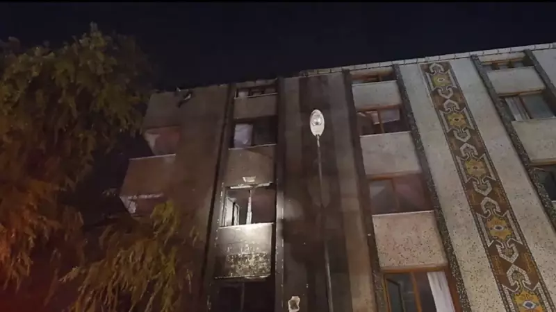 Ümraniye'de Nalburlukta Çıkan Yangın, Binaları Tehdit Etti! Alevler Dakikalar İçinde Yayıldı