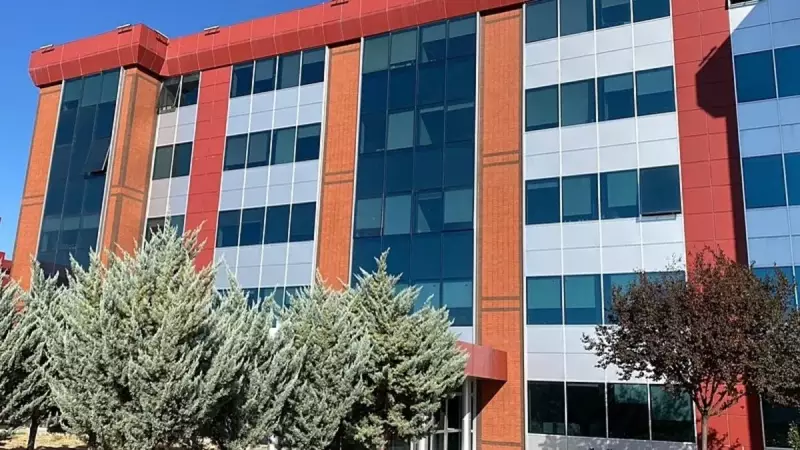 Üniversitede Skandal! Öğrencisine Taciz İddiasıyla Soruşturma Açılan Öğretim Görevlisi Görevden Uzaklaştırıldı