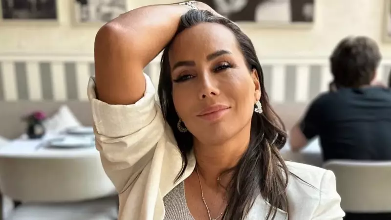 Oriental Asena Boşandıktan Sonra Sahnelere Dönüş Yaptı: İmzalı Paylaşımı Sosyal Medyayı Salladı!