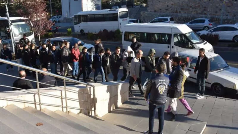 Öğretmenlik Hayaliyle Geldiği Kentte Çete Lideri Oldu! Şoke Eden Dönüşüm