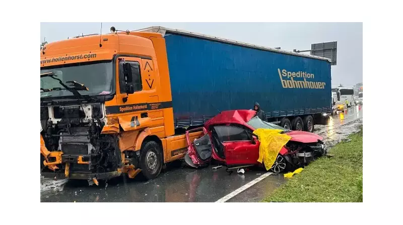 Rize'de Feci Tren Kazası: Otomobil ile Tren Çarpıştı, 3 Can Gitti!