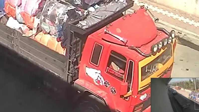 Sahil Felaketi! Kamyon Şoförü Tonlarca Tekstil Atığını Denize Boşalttı