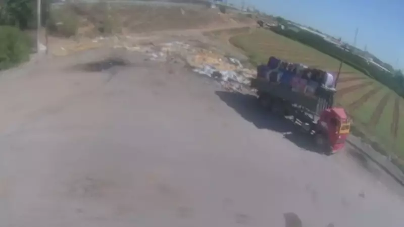 Sahil Felaketi: Tekstil Atıkları Denizi İşgal Etti! Çevre Bakanlığı Harekete Geçti