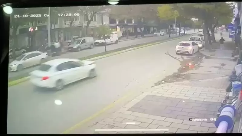 Sakarya'da Feci Kaza: Otomobilin Çarptığı Kadın Hayatını Kaybetti!