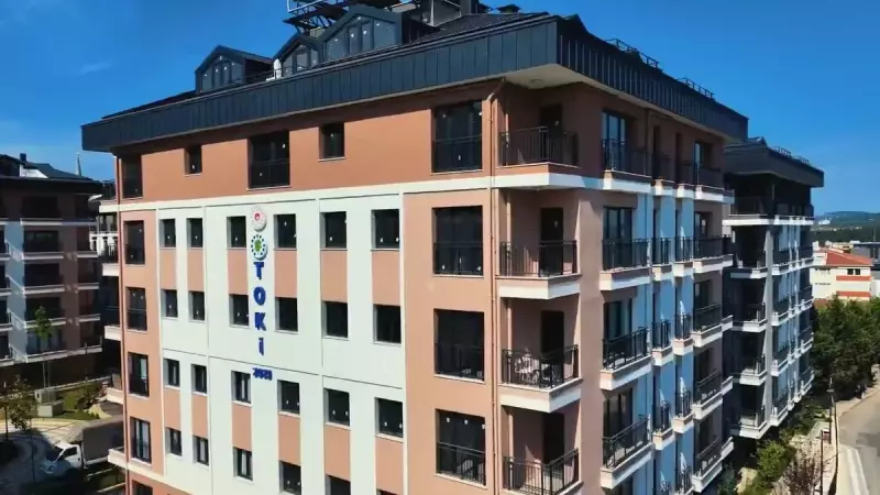 Üsküdar'da 'Yarısı Bizden' ile 250 Aile Dünya Evine Girdi! Bakan Kurum'dan Müjde Gibi Açılış