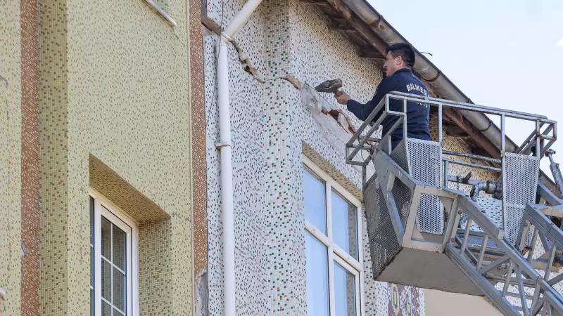 Sındırgı'da Yıkım Gecesi: 127 Bağımsız Bölüm Ağır Hasar Gördü!