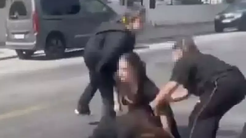 Sokak Ortasında Dehşet! Kadını Tekmeleyip Saçından Sürekledi - Şok Görüntüler