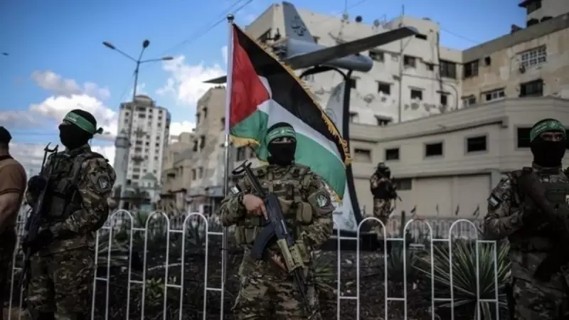 İsrail Destekli Çetelerin Silah Skandalı: Hamas'ın Ellerinde Bitirdikleri Tüfekler ve Paralar