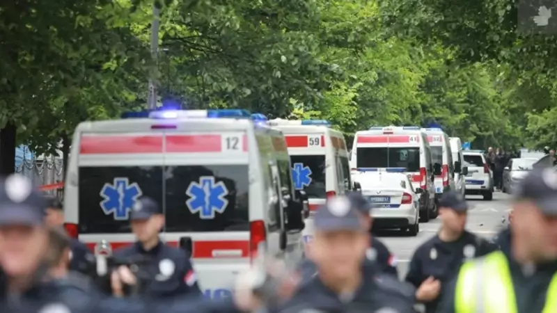 Sırbistan'da Seçim Gecesi Kabusu: Vučić Yanlısı Çadıra Saldırı! Bir Kişi Ağır Yaralı