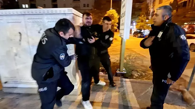 İstanbul'da Trafik Dehşeti: Polise 'Öldür Beni' Diye Bağıran Şüpheli Kıskıvrak Yakalandı!