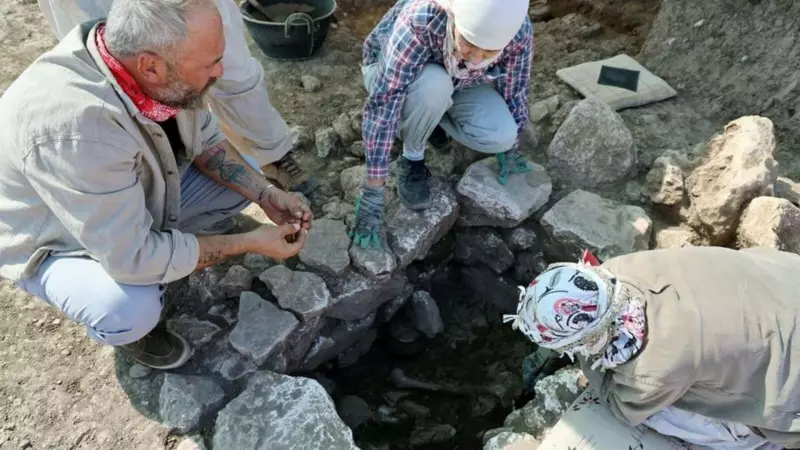 Tarih Aydınlatıldı: Kütahya'da 8 Antik Mezar Gün Yüzüne Çıktı!