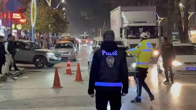 Tatvan'da Gece Yarısı Operasyonu: 953 Kişi ve 292 Araç Gözaltında!