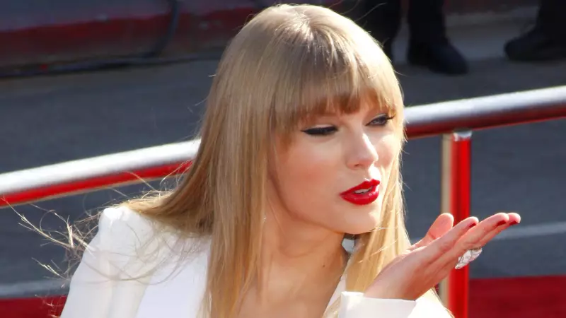 Taylor Swift, Adele'in Rekorunu Yerle Bir Etti! 'The Tortured Poets Department' Fırtınası