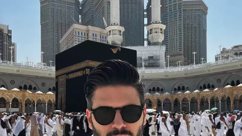 Tolgahan Sayışman Kutsal Topraklarda! Ünlü Oyuncu Umre Ziyaretiyle Gönülleri Fethetti