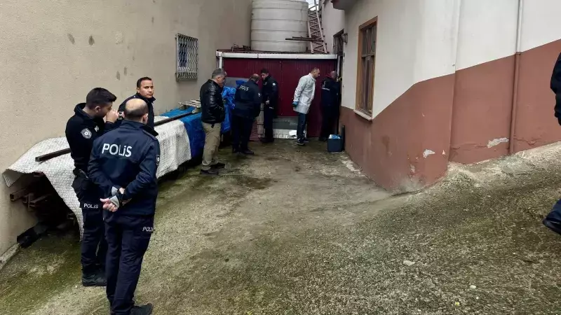 Trabzon'da Akraba Kavgası Kanlı Bitti: 3 Yaralı! Silahlar Konuşunca Mahalle Karmaşaya Büründü