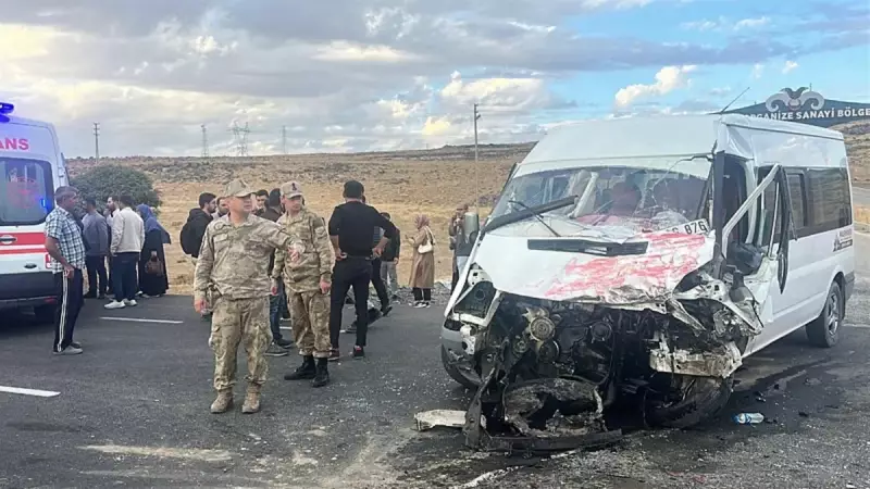 Van'da Okul Servisi ile Tır Çarpıştı: 15 Yaralı!