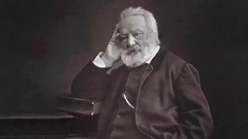 Victor Hugo'dan Gözyaşlarını Anlatan O Etkileyici Mısralar: 'Ağlamak İçin Gözden Yaş mı Akmalı?'