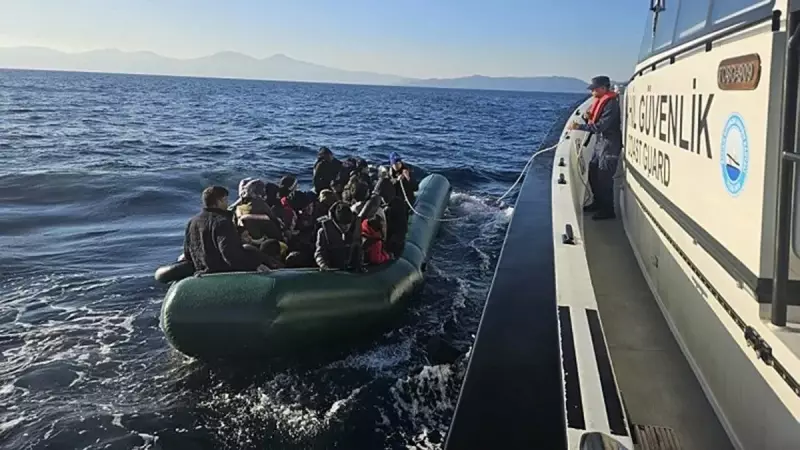 İzmir Açıklarında Kritik Operasyon: 104 Düzensiz Göçmen Yakalandı!