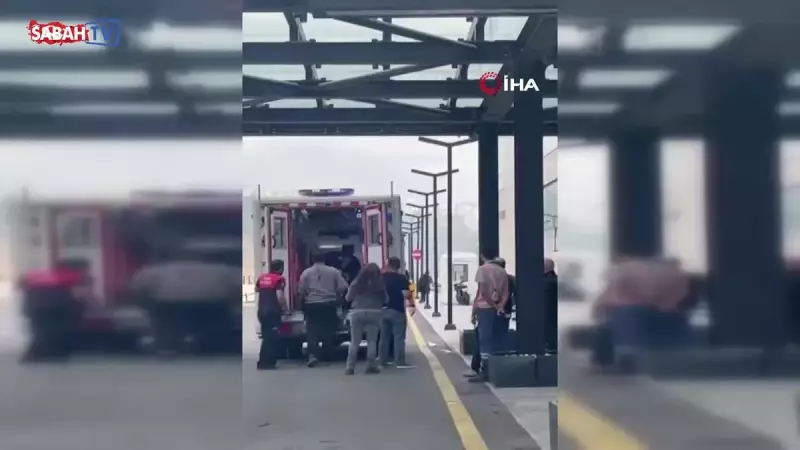 İzmir'de Tüp Patlaması: Ev Yerle Bir Oldu, 1'i Ağır 3 Yaralı!