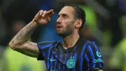 Calhanoglu'nun Muhteşem Performansı: Inter, Fiorentina'yı 3-0 Mağlup Etti!