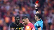 Galatasaray'da Kırmızı Kart Şov! Malcom Bokele'ye Tartışmalı Karar