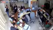 Hastaya Bağırıp Kalem Fırlatan Doktordan Skandal Görüntüler! Soruşturma Başlatıldı