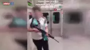 Metroda Oyuncak Tüfekle Çektiği Video Başına İş Açtı! Genç Gözaltında