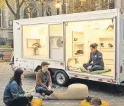 Pofuduk Terapistler Yollarda: Mobil Araçla Kedi Sevmenin İyileştirici Gücü!