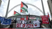 Wembley'de Tarihi İsrail Protestosu: Binlerce Ayakta, Dev Stadyuma Yürüdü!