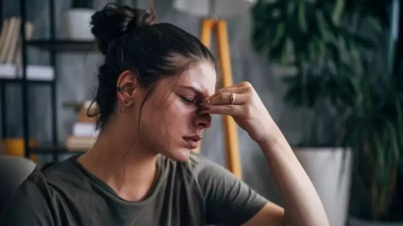 51 Yaşındaki Kadının Geçmeyen Baş Ağrısı Menopoz Değildi!